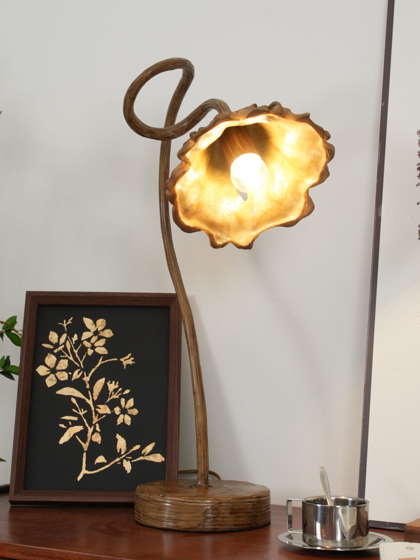 Artistic Lotus Leaf Portable lamp Table Lamp