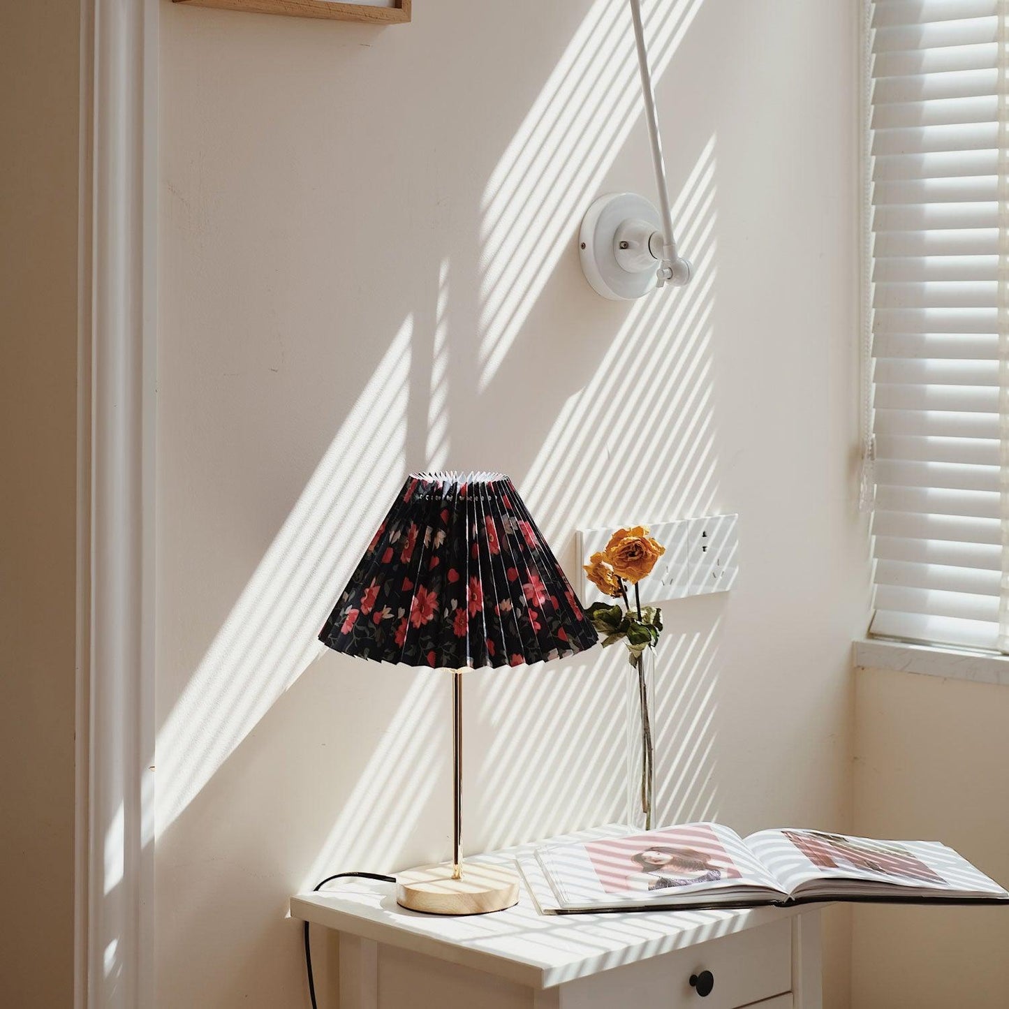 Flores Bedside lamp Table Lamp