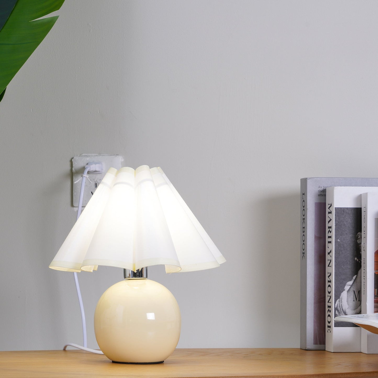 Kicsi Knife Pleat Work lamp Table Lamp
