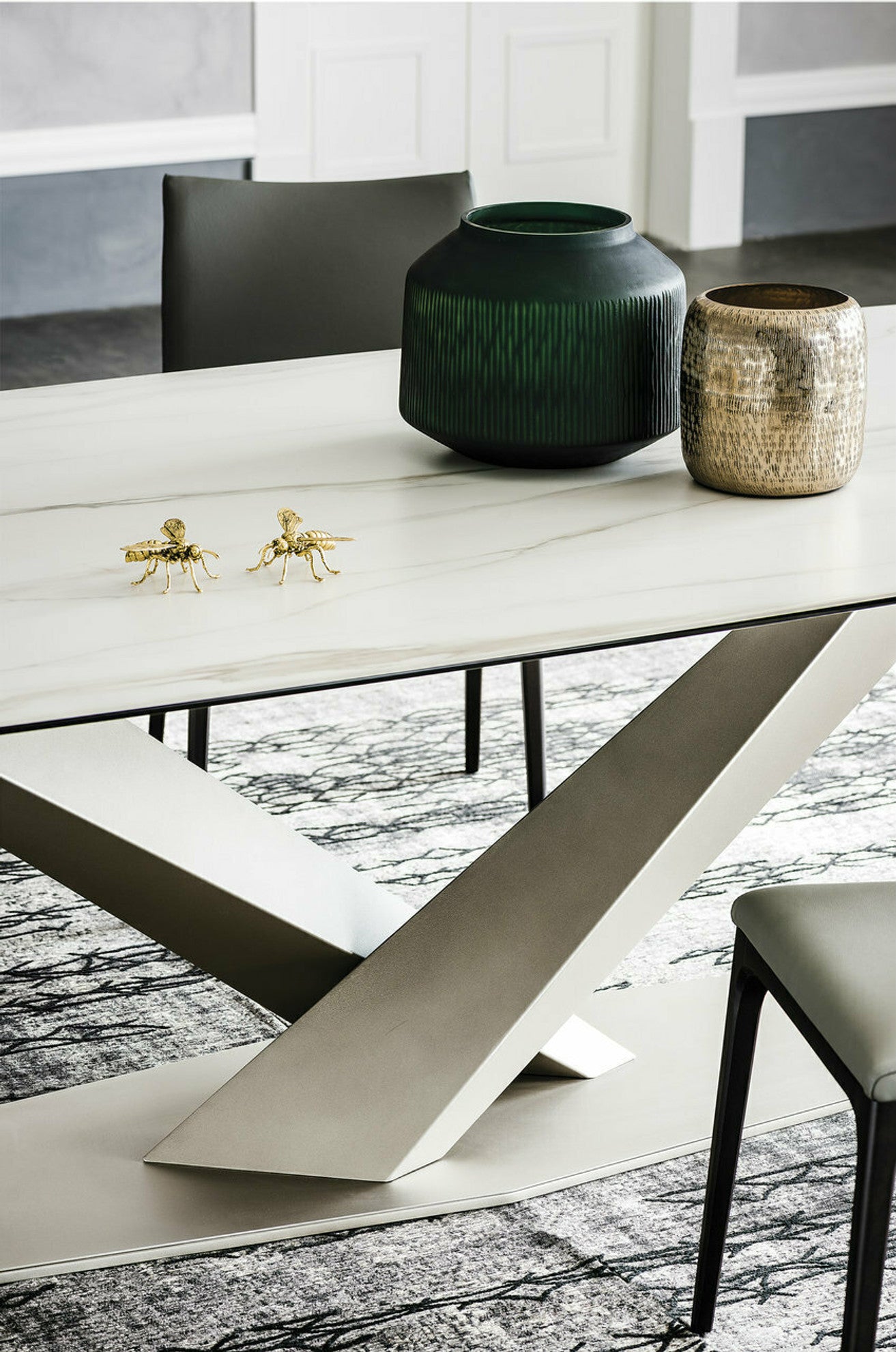 Stratos Keramik Dining Table - 94.5 In