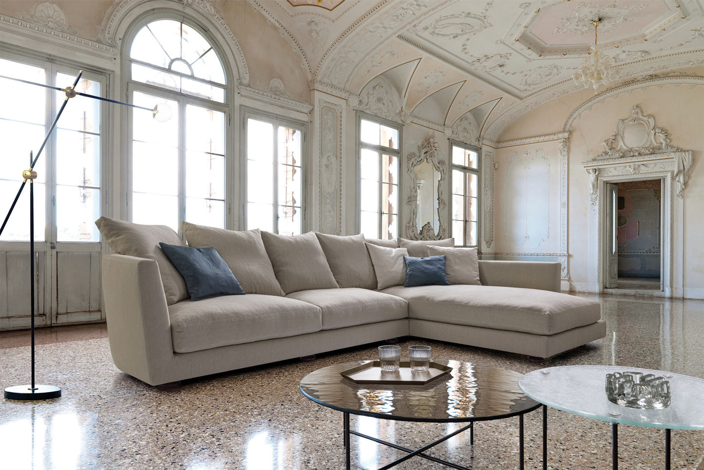 Lov Elegance Sectional