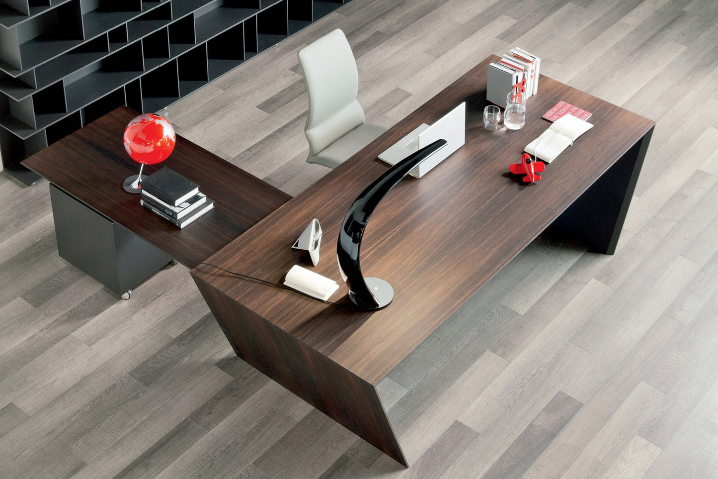 Vega Desk w/ Variable Return