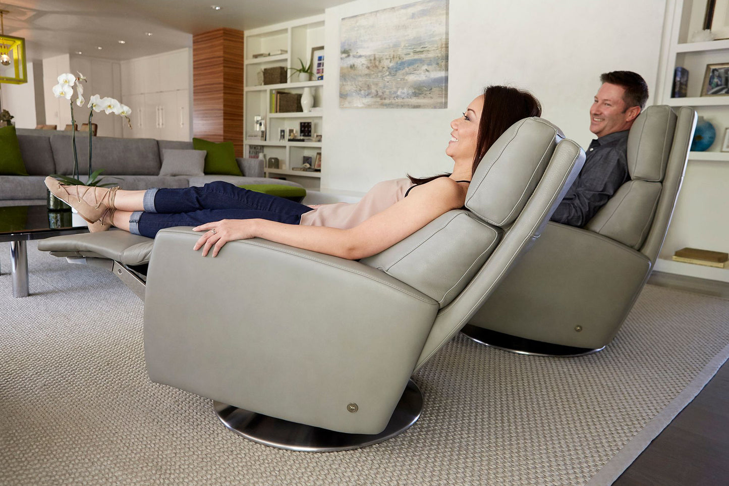 Elliot Power Comfort Recliner - Metal Base