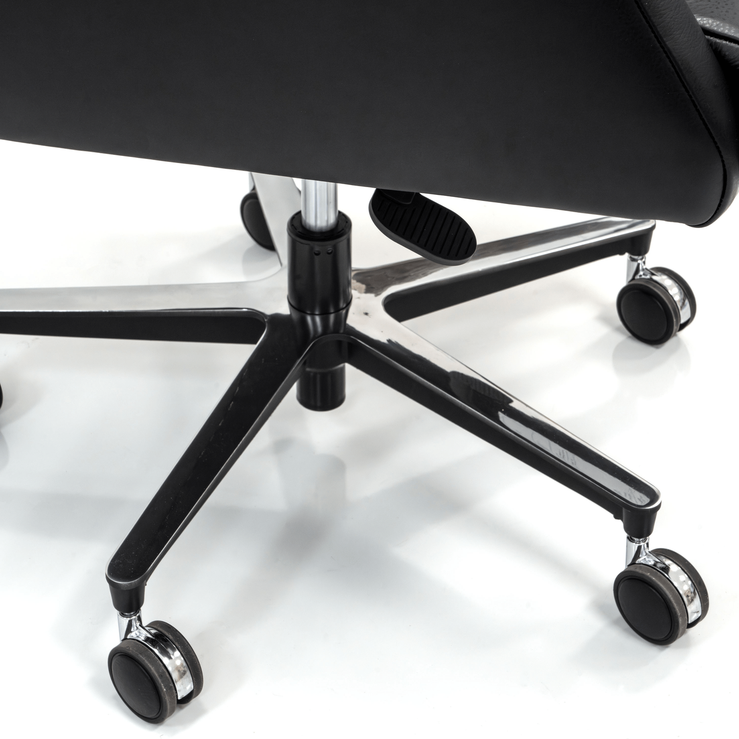 Ibis Conference Arm Chair