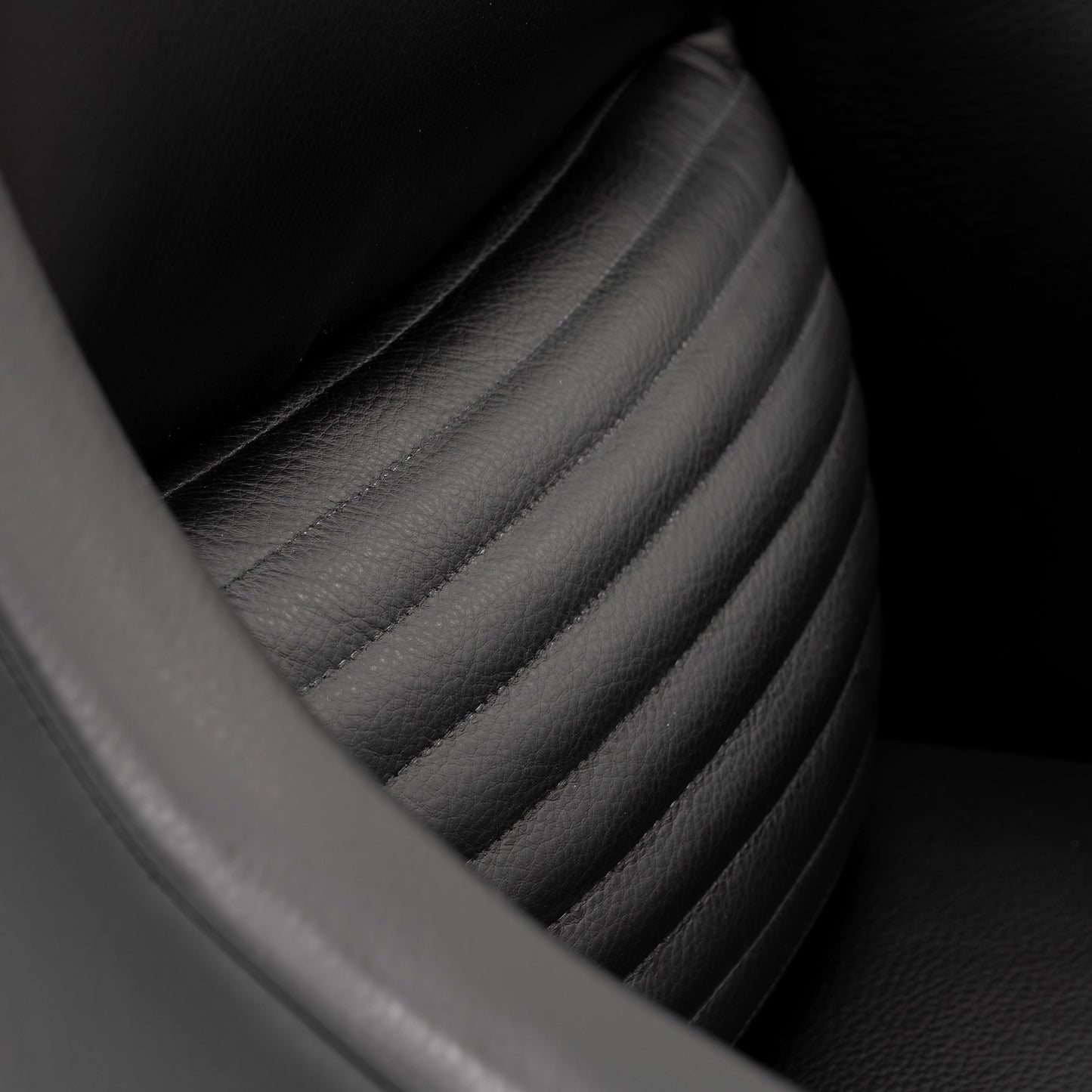 Ibis Conference Arm Chair