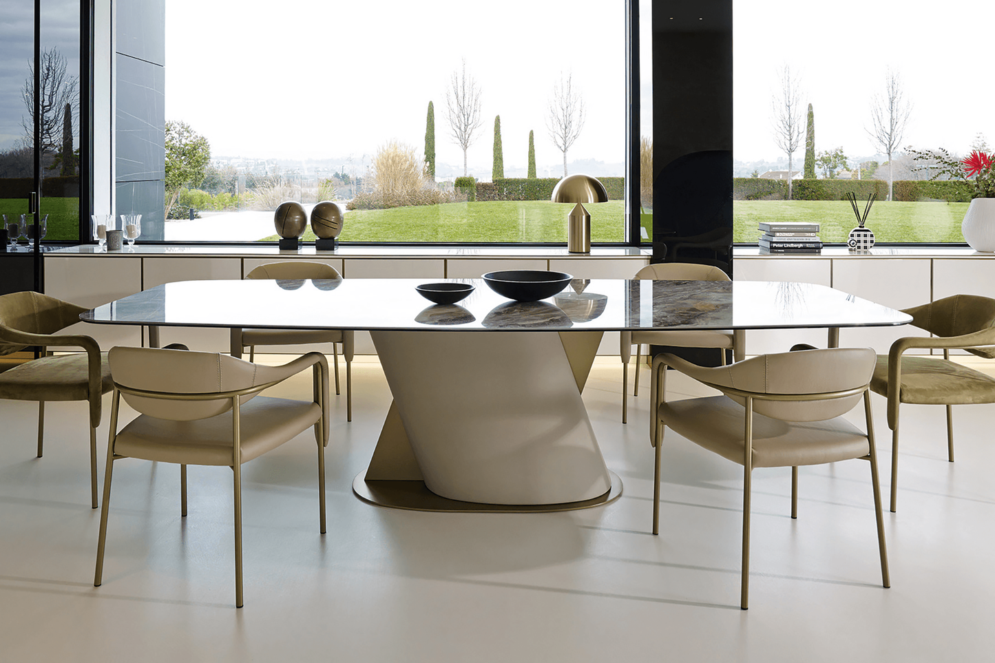 Venus Dining Table