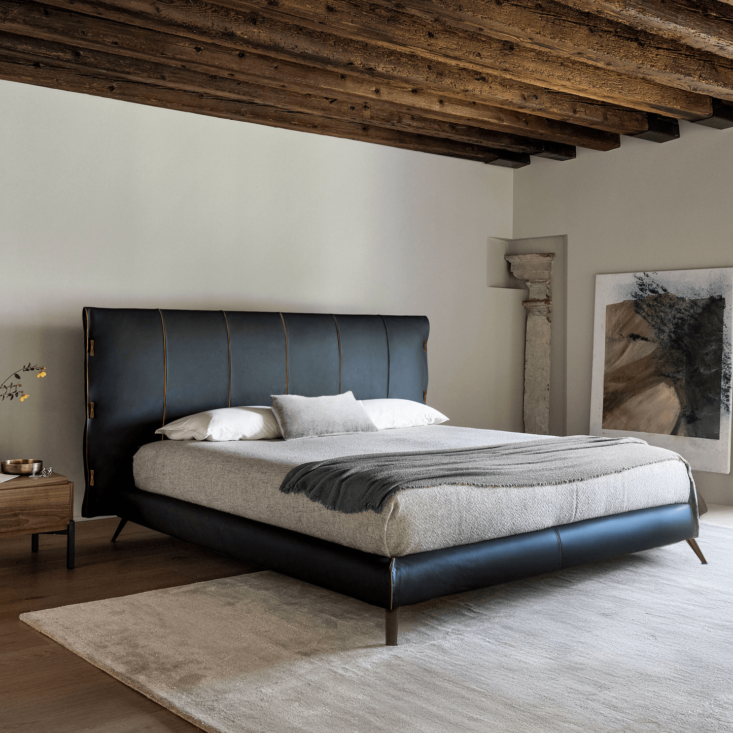 Cuff Hi King Bed - Black