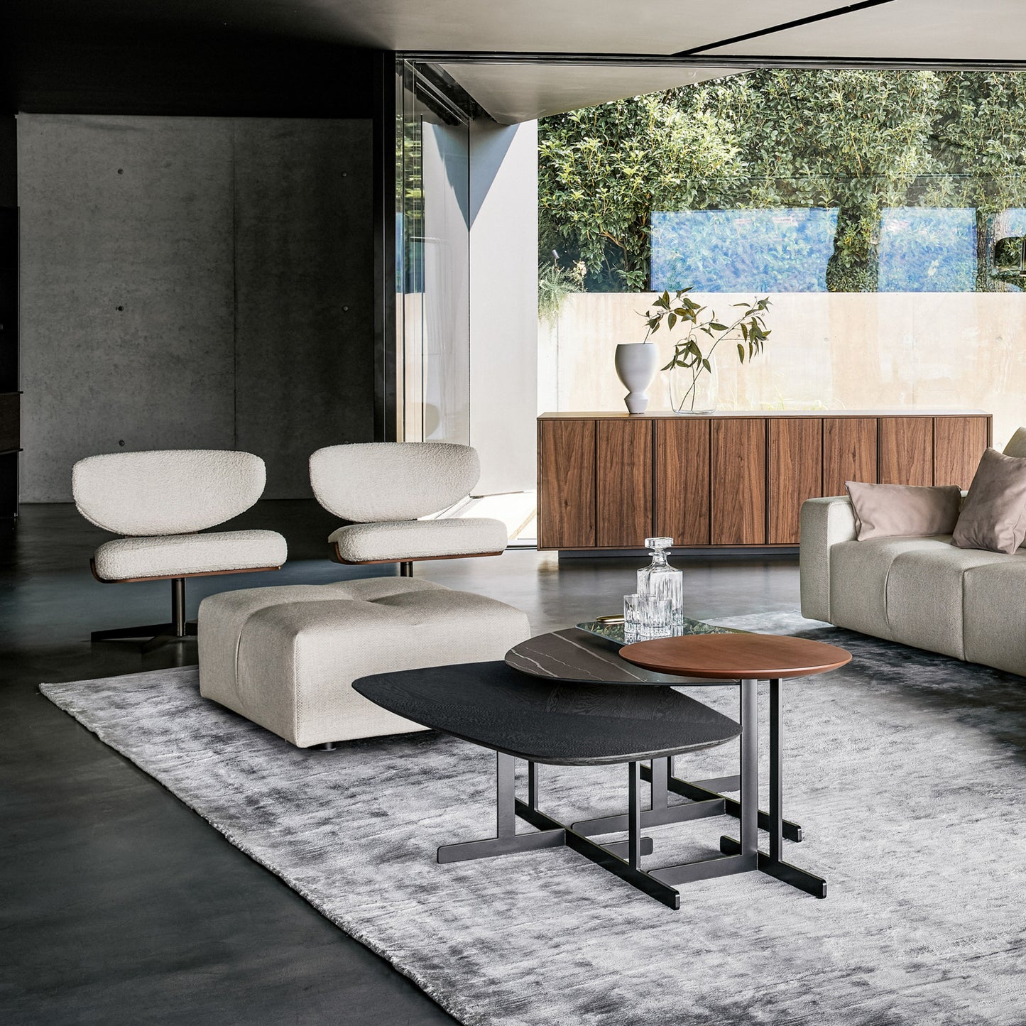 Olos Occasional Swivel Chair