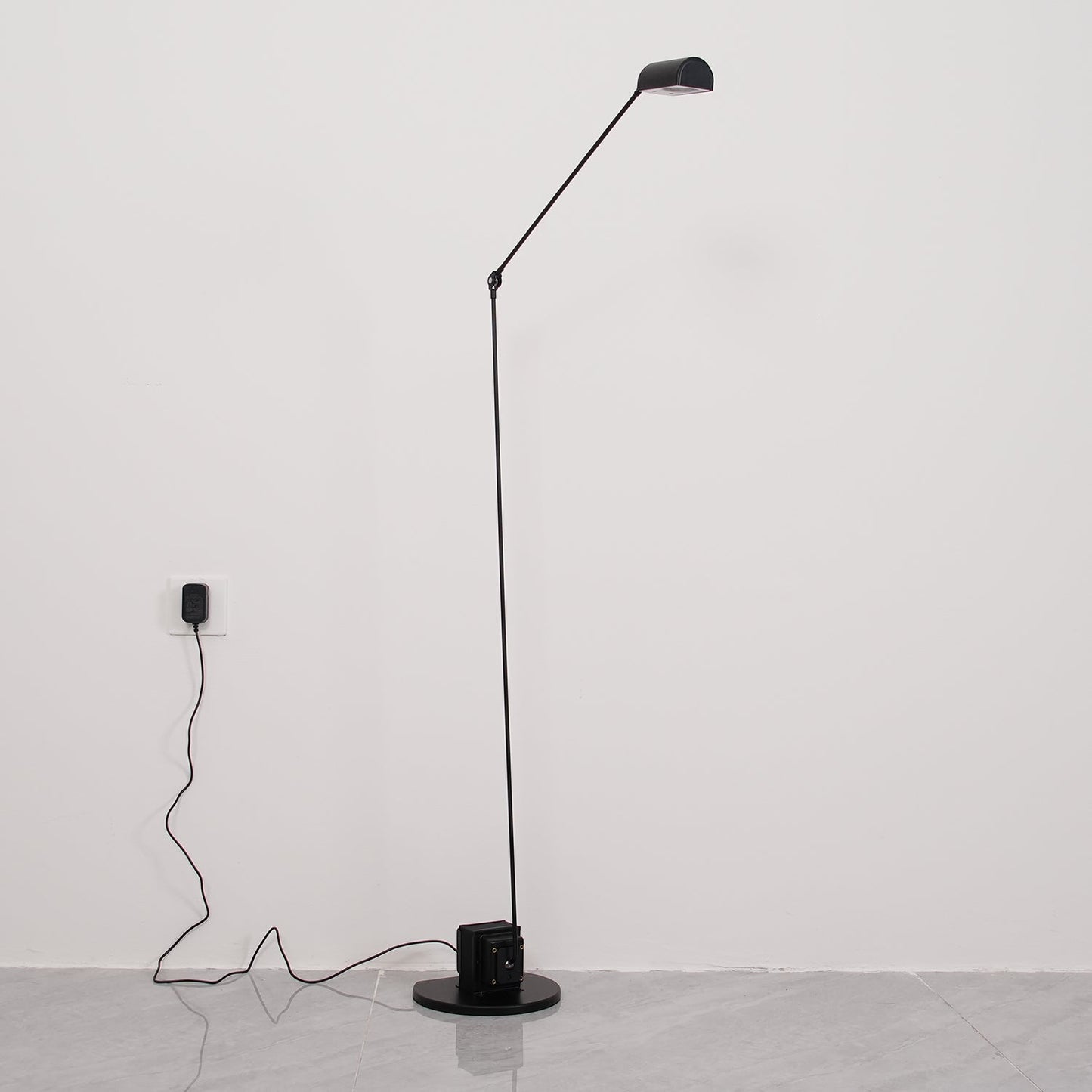 Dynamo Free-standing Lamp Floor Lamp