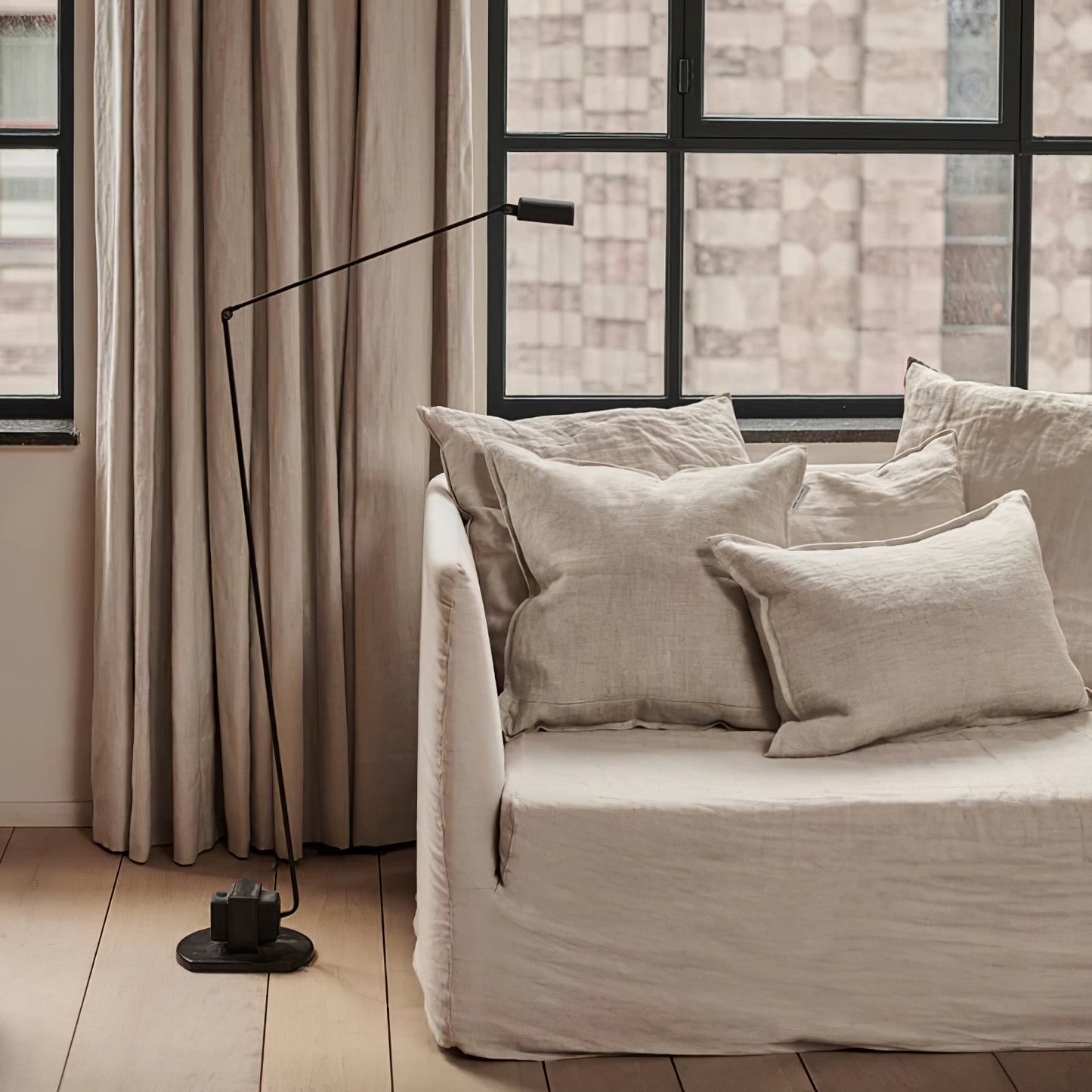 Dynamo Free-standing Lamp Floor Lamp
