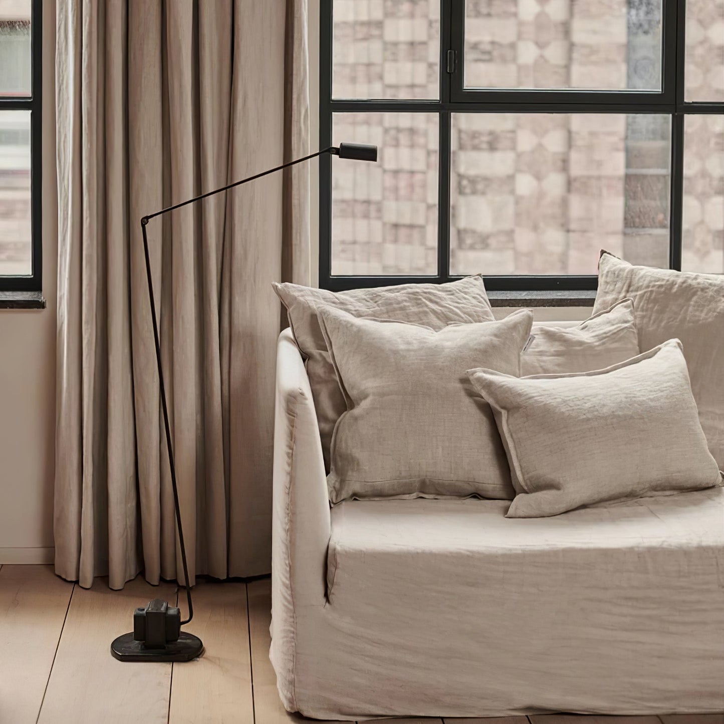 Dynamo Free-standing Lamp Floor Lamp