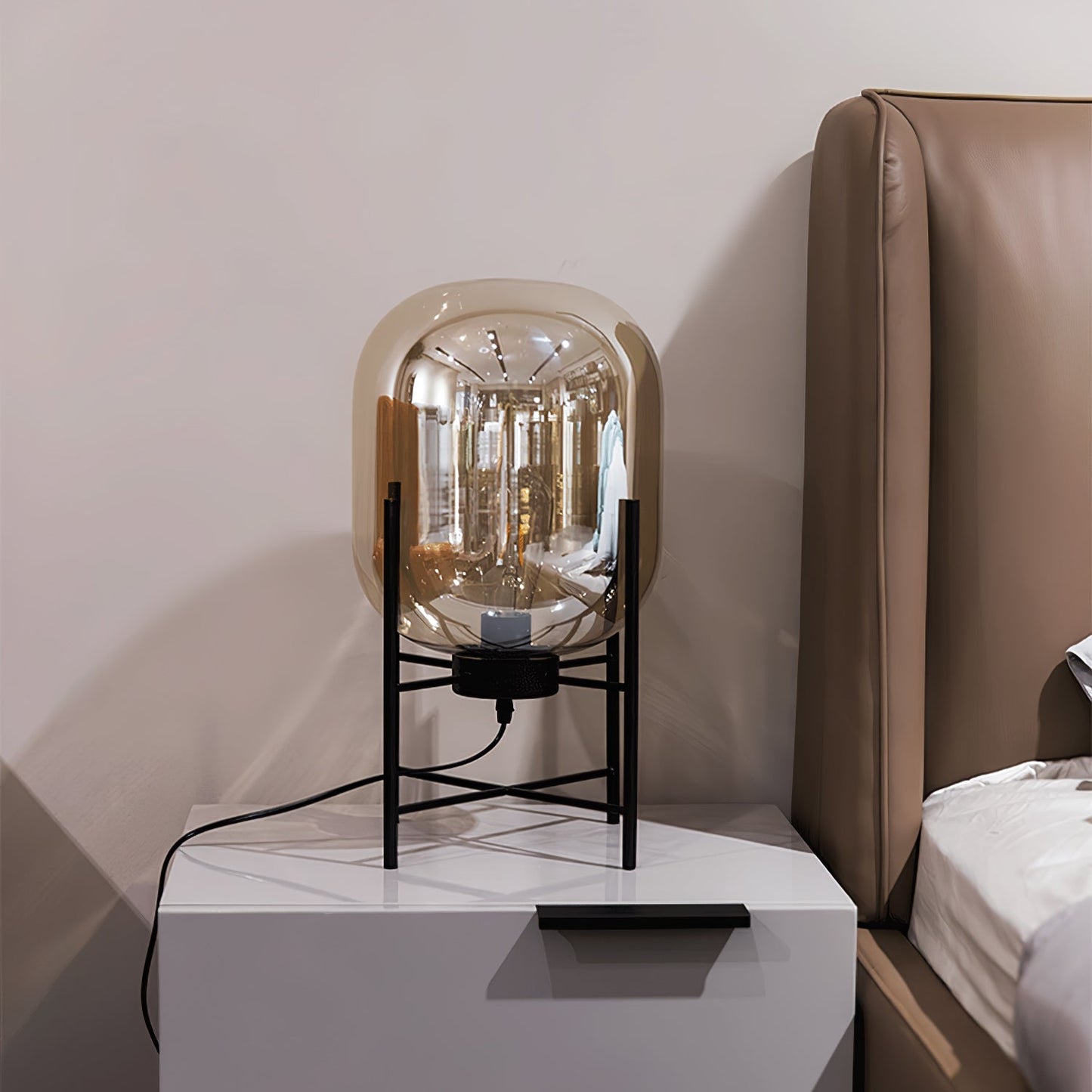 Oda Accent lamp Table Lamp