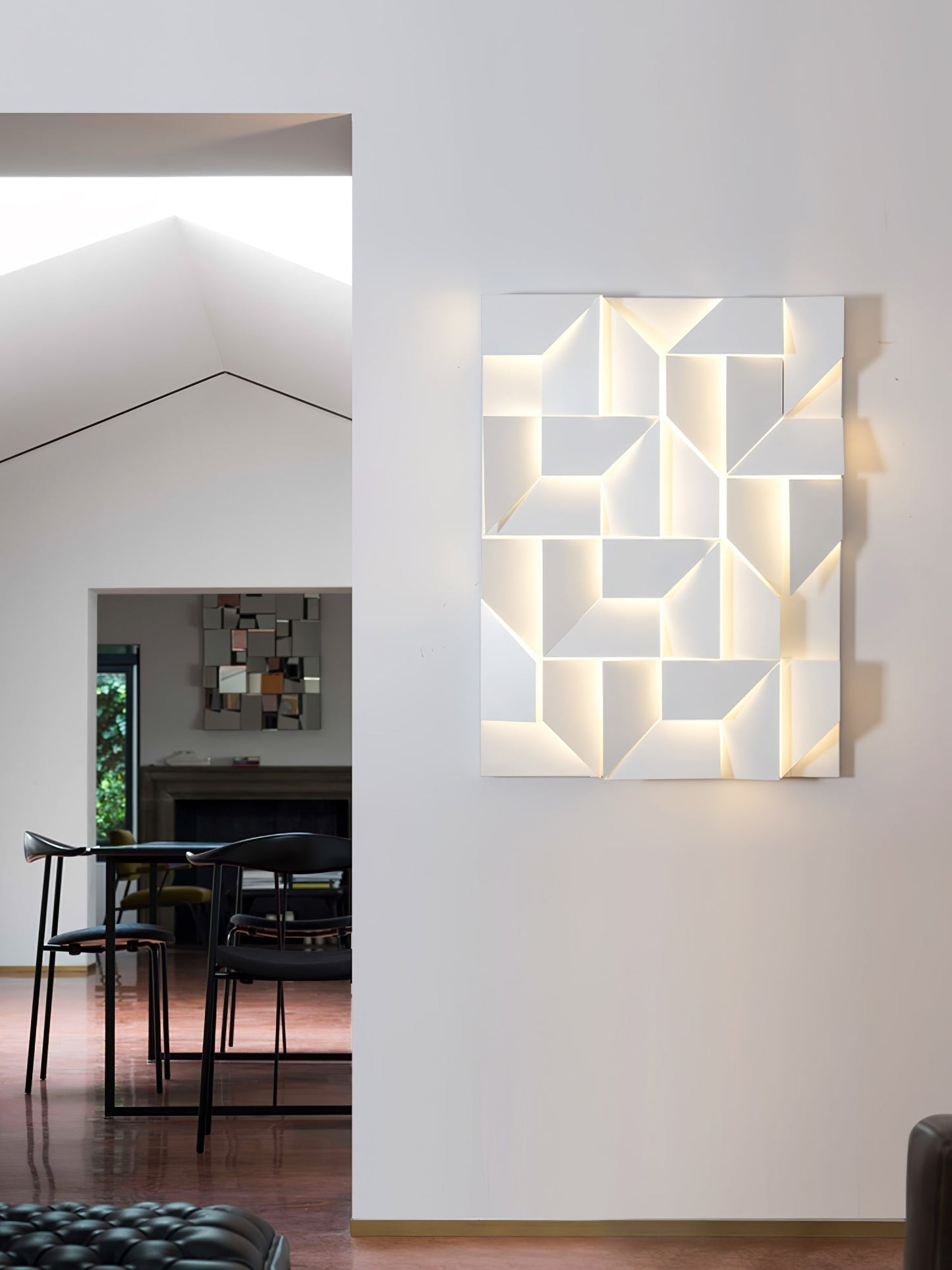 Shadows Rechargeable Grand Wall-mounted light Sconce