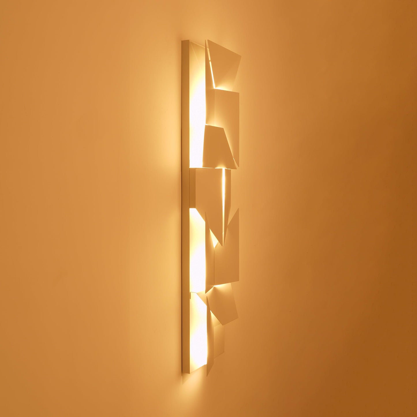 Shadows Grand Bracket light Sconce