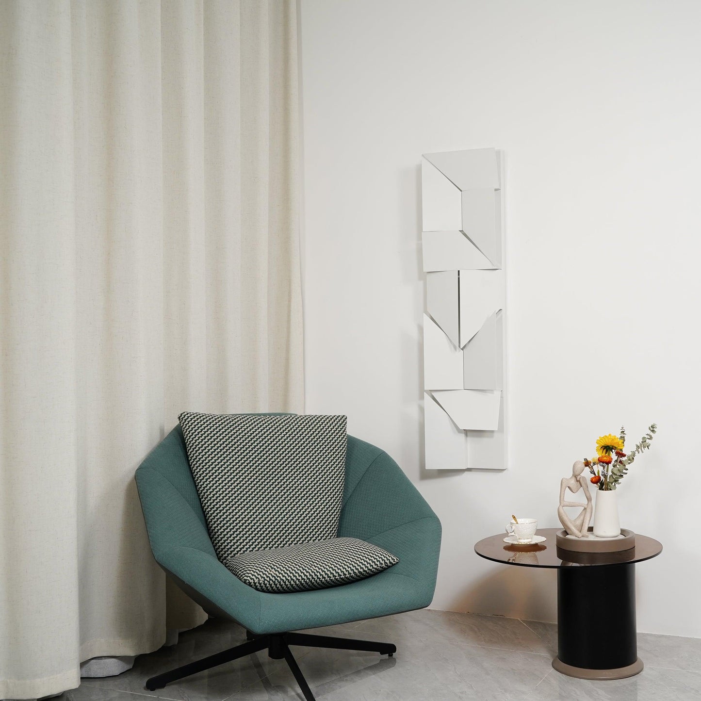 Shadows Grand Bracket light Sconce