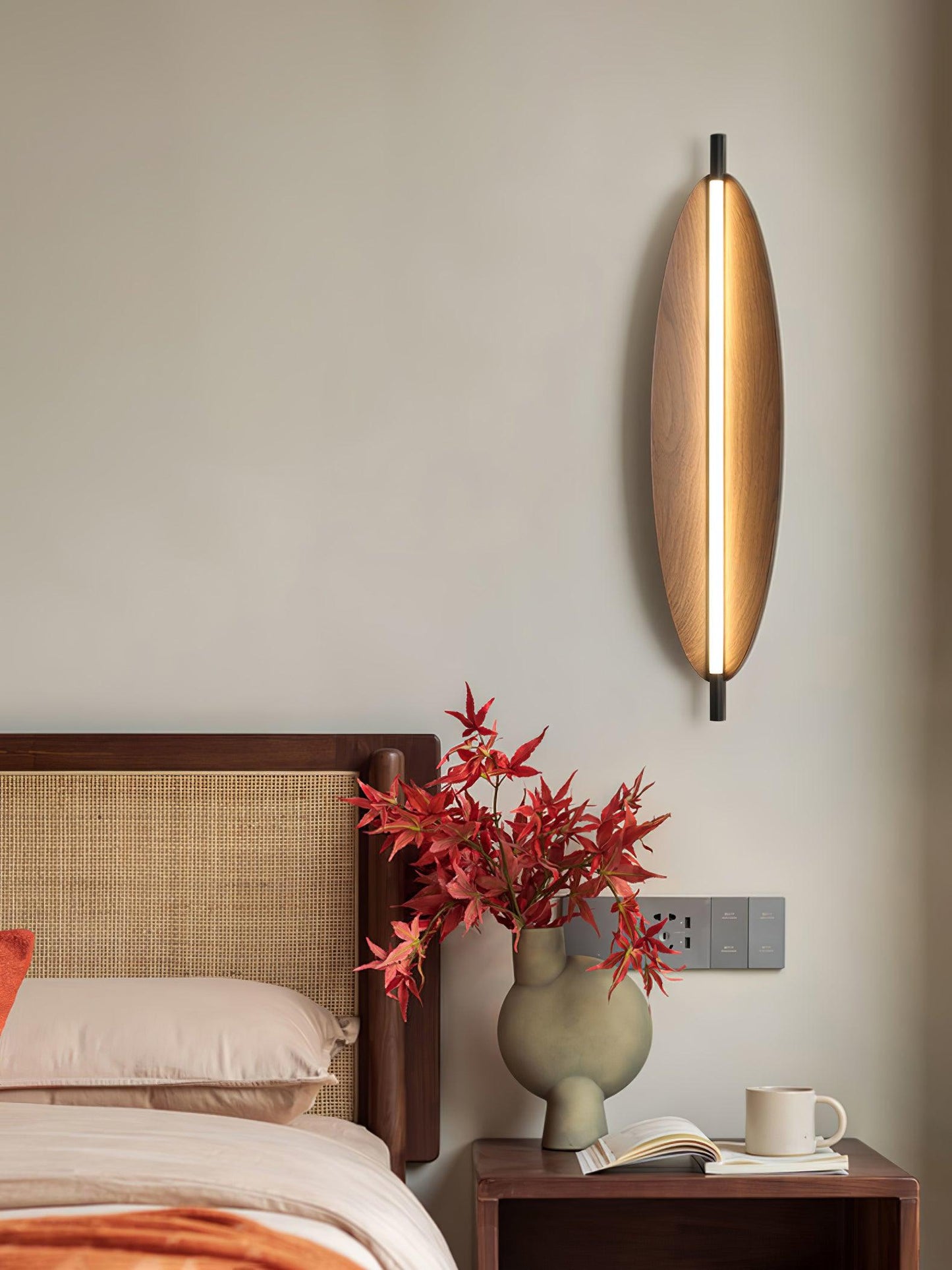 Sleek Board Lamp bracket Sconce