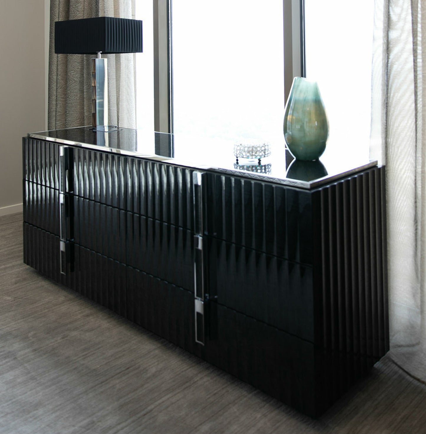 Red Carpet 6-Drawer Dresser - Black Pearl