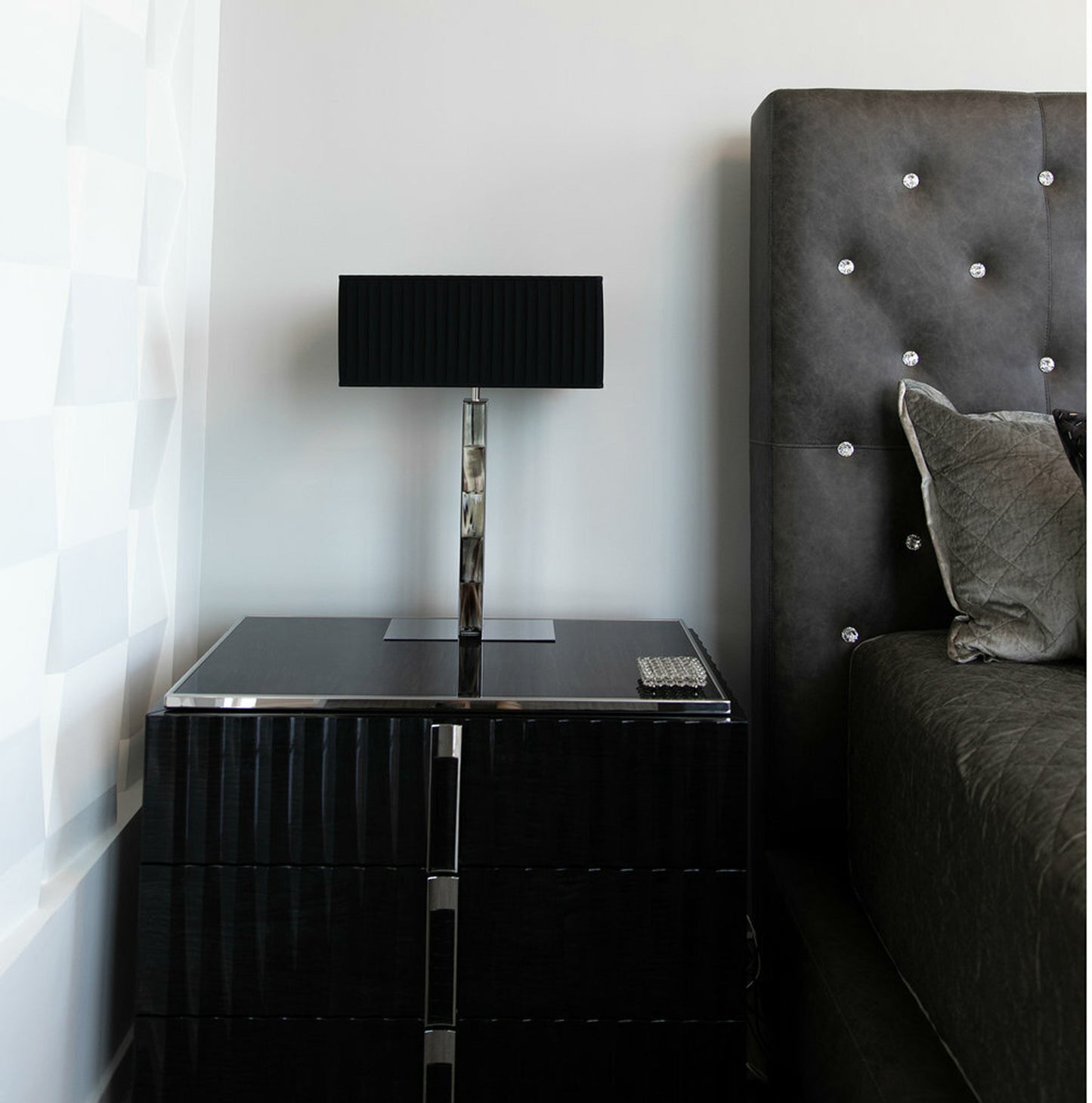 Red Carpet 3-Drawer Nightstand - Black Pearl