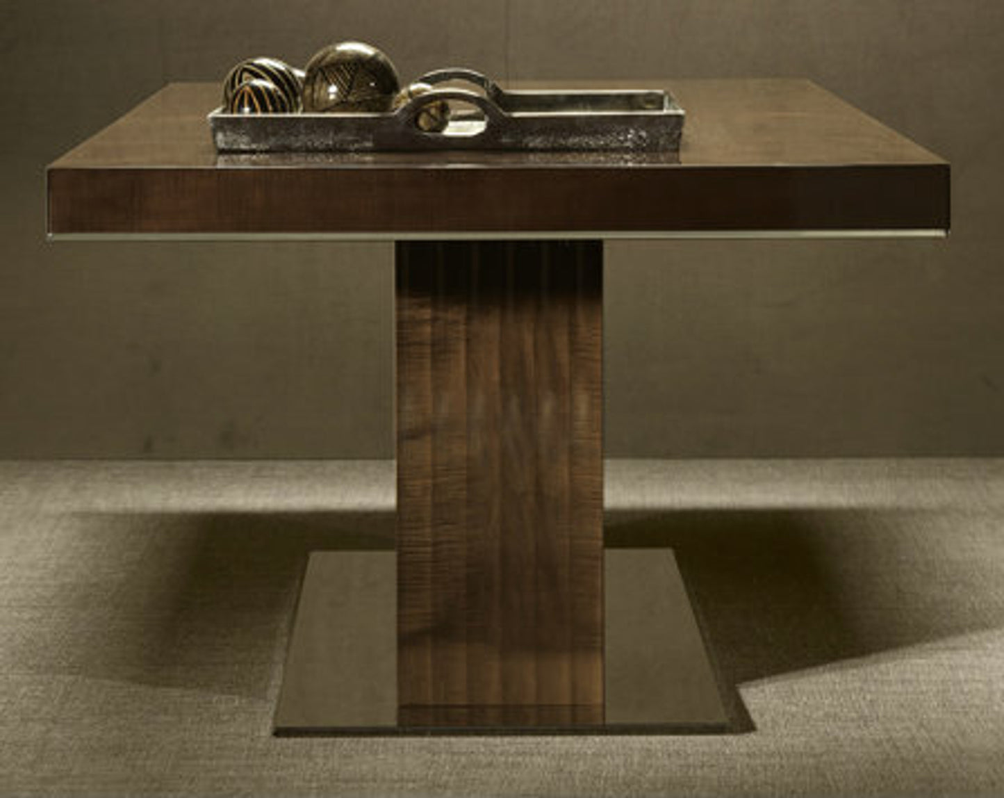 Red Carpet Dining Table w/ Ext