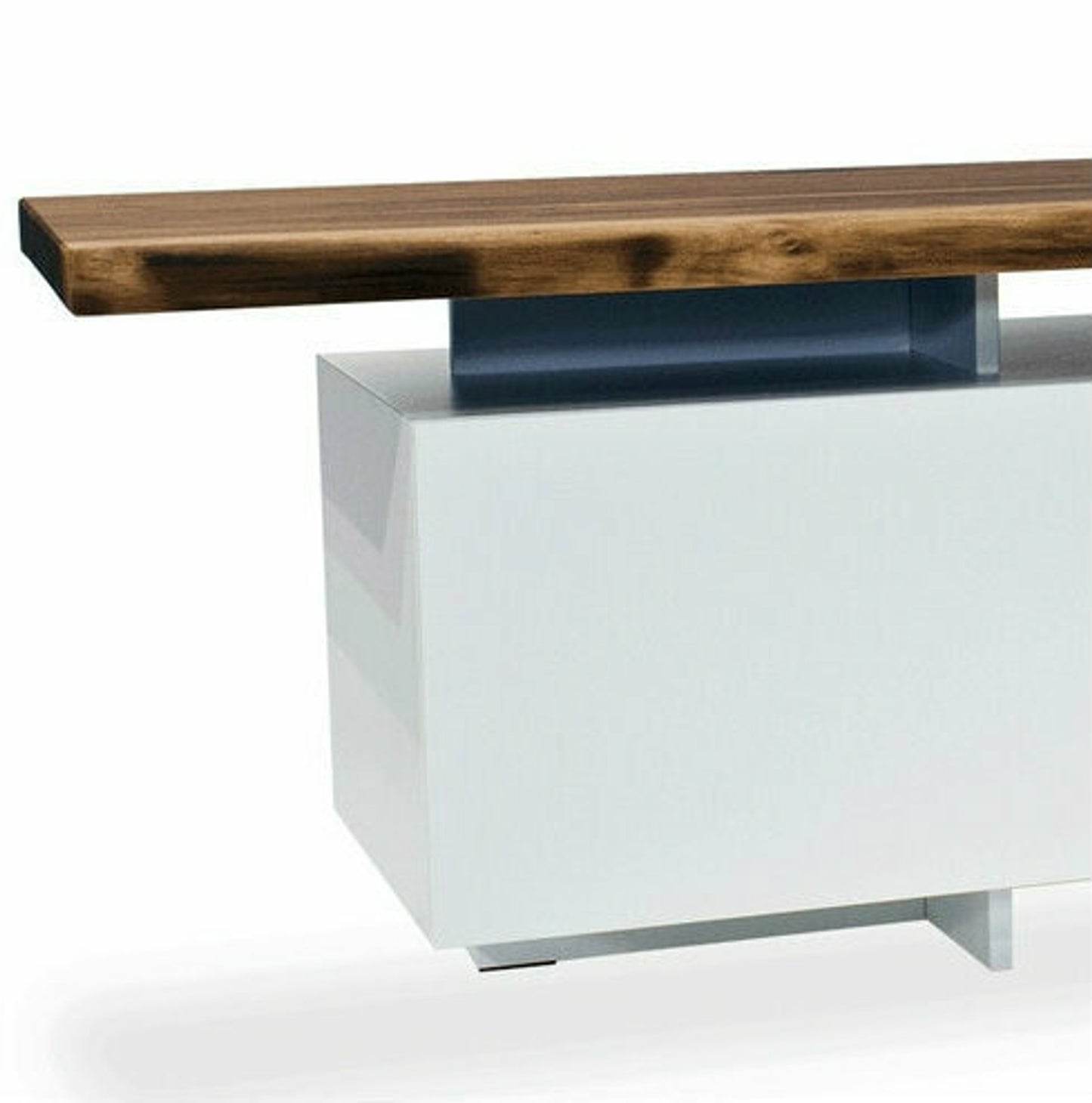 Seneca Entertainment Console