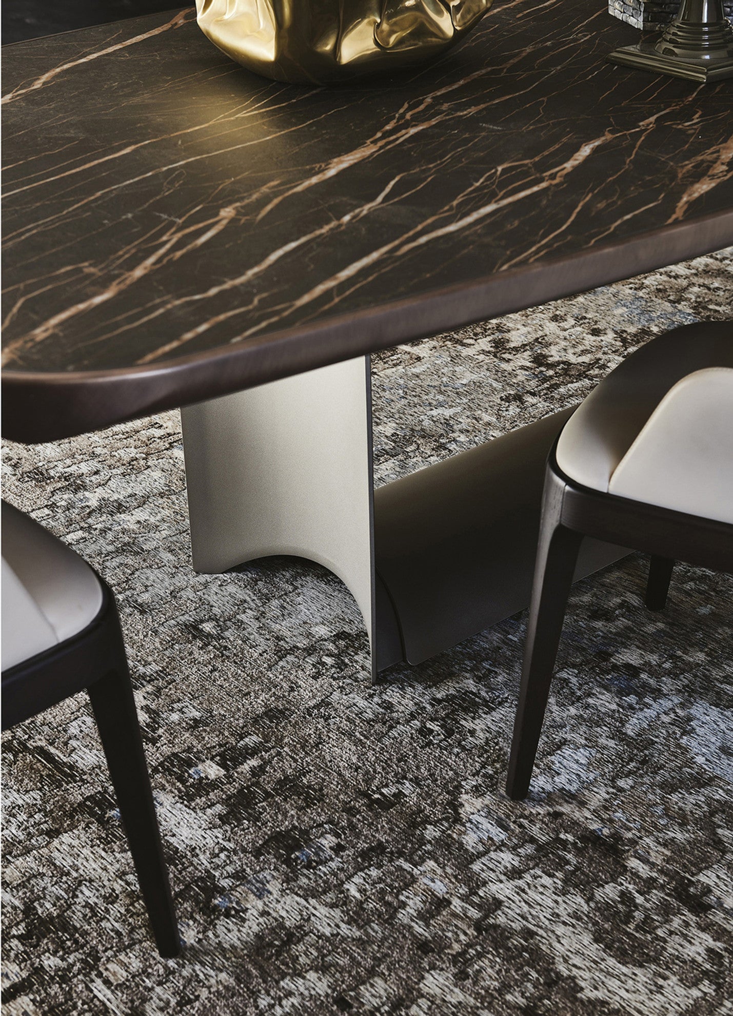 Dragon Keramik Premium Dining Table