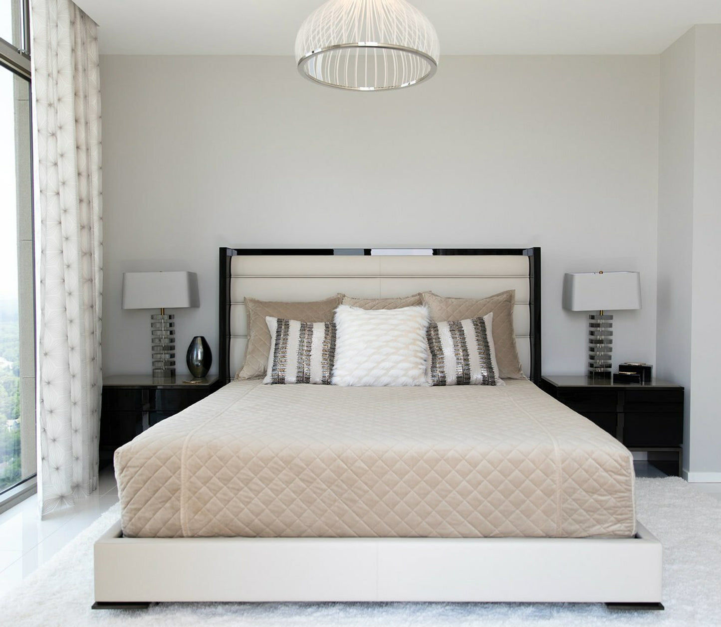 Black & More Bed - Black Leather