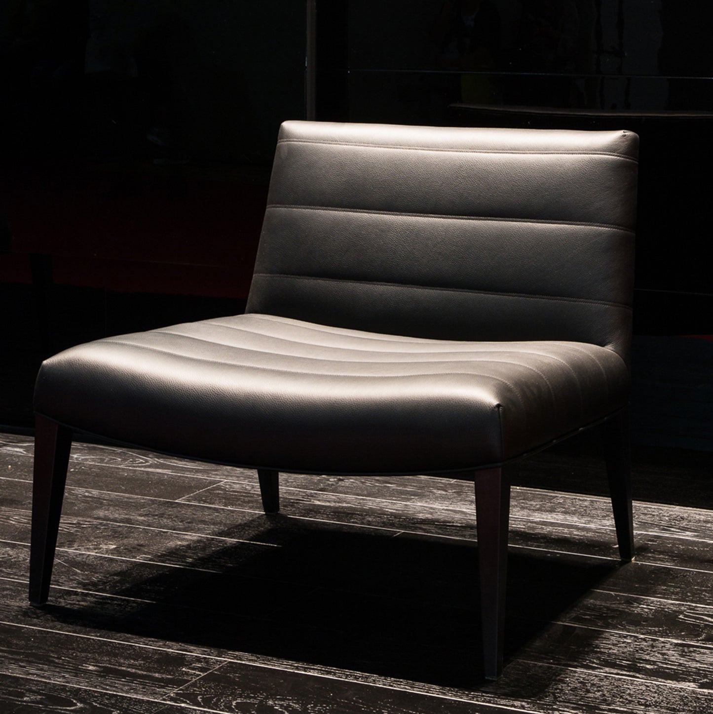 Black & More Slipper Chair