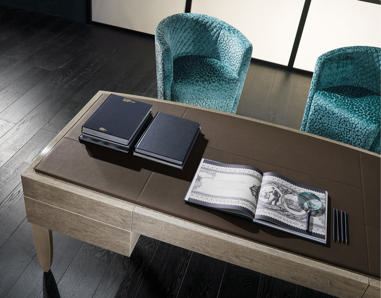 Fashion Affair Desk