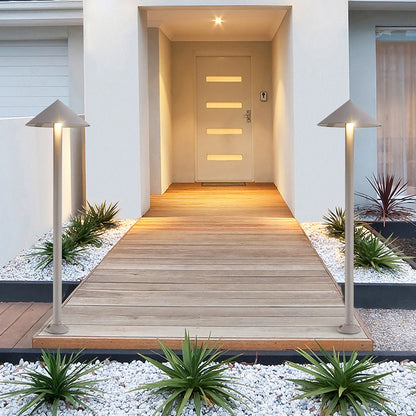 Minimalist Modern Waterproof High Pole Post Light for Landscape Garden Road